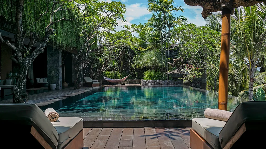 Villa Mana - From the pool edge