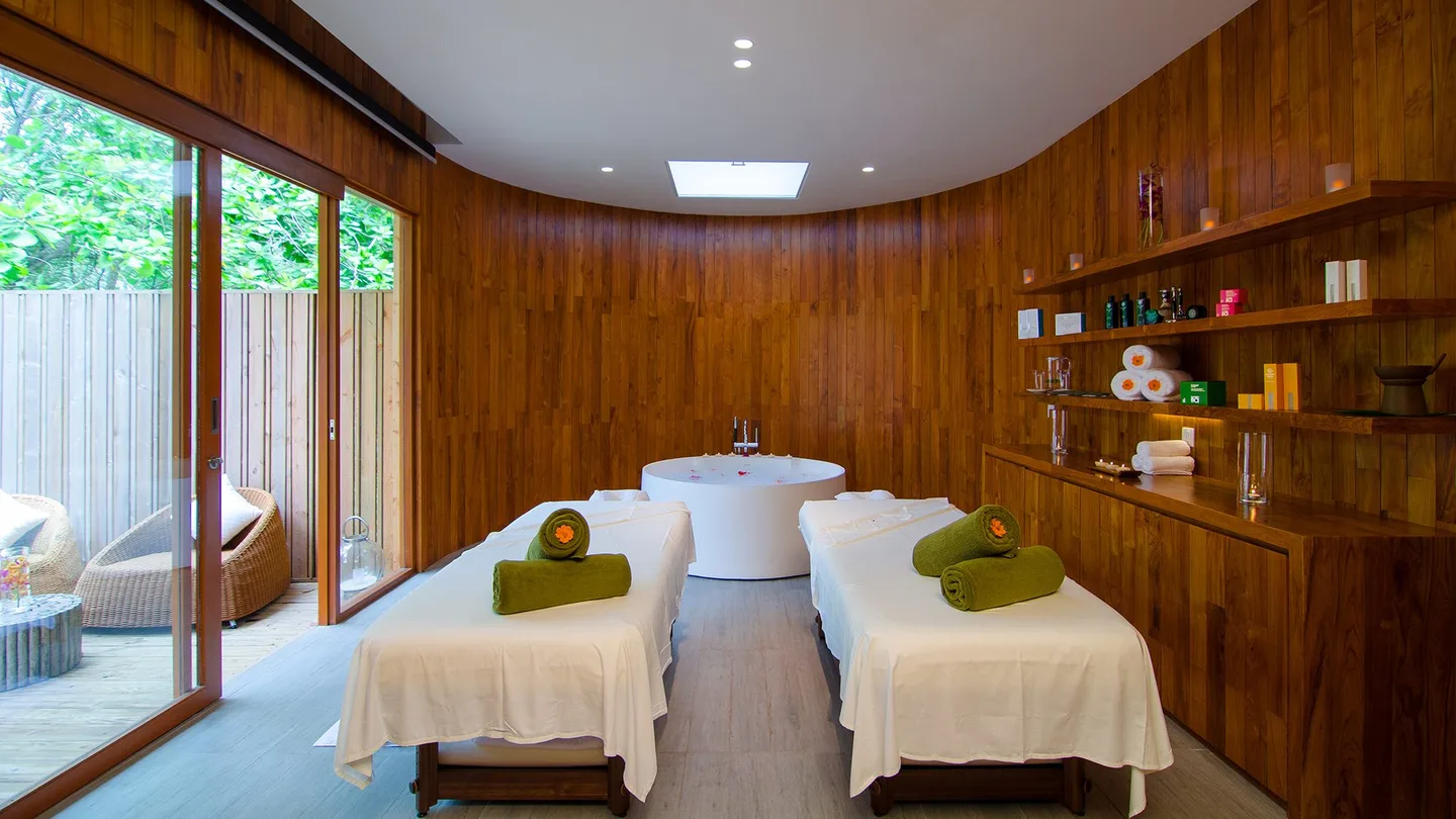 Maldives massage at Amilla
