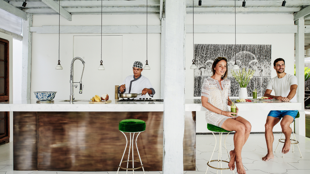 Villa 1880 Outdoor Kitchen Counter with Guests