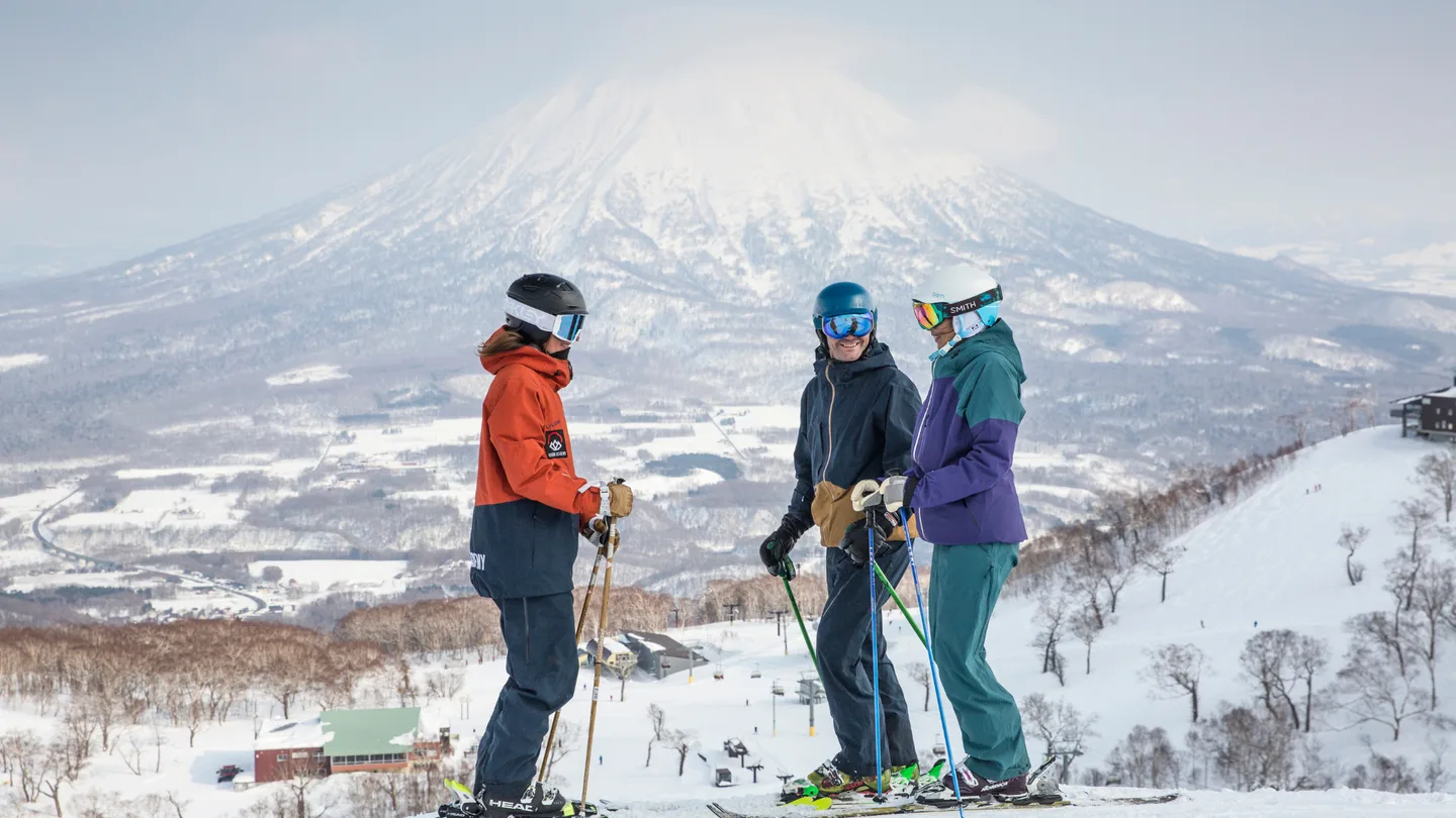 When to Book Your Niseko Ski Holiday: Benefits of Booking Early for Chalets & Luxury Stays