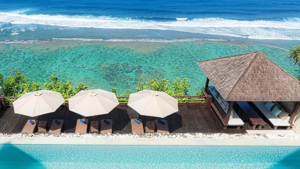 Grand Cliff Ungasan - Ocean view from the pool